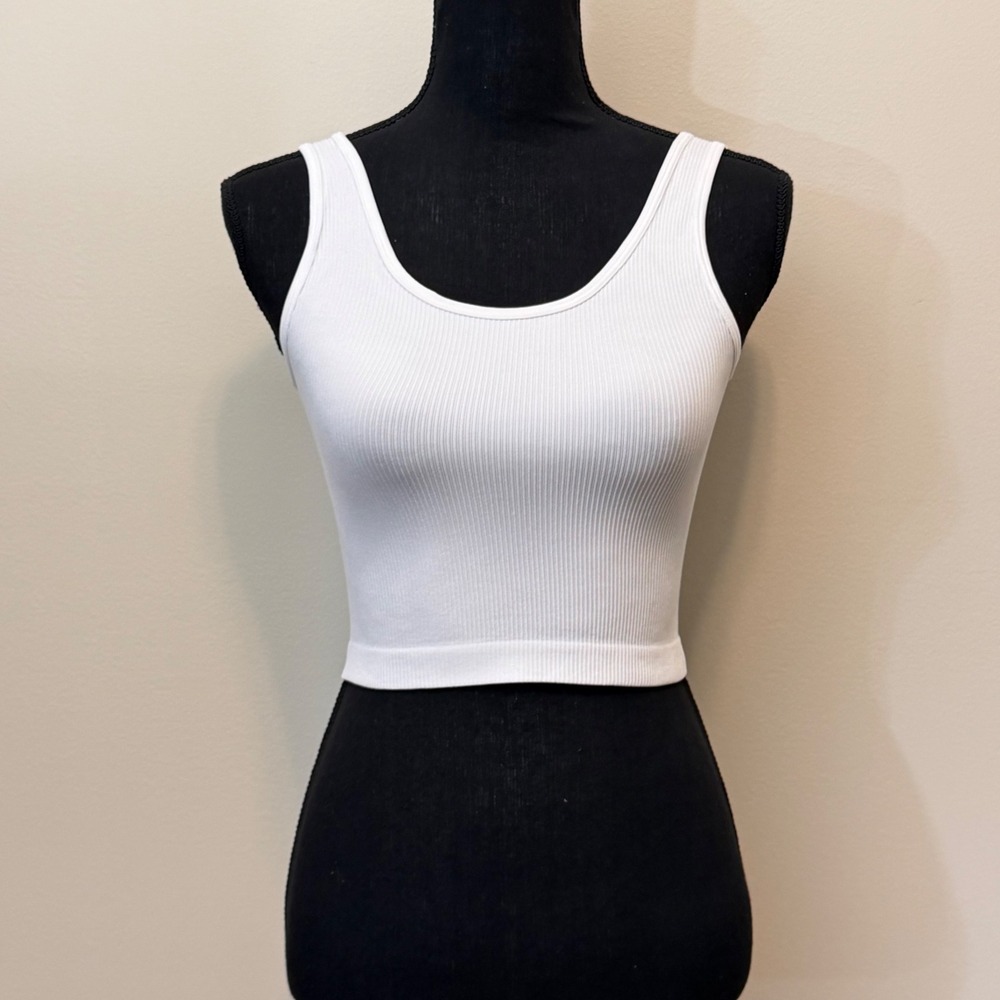 2 Pack NEW OQQ Women S Ribbed Crop Tank Top White Seamless Athletic Camisole Gym